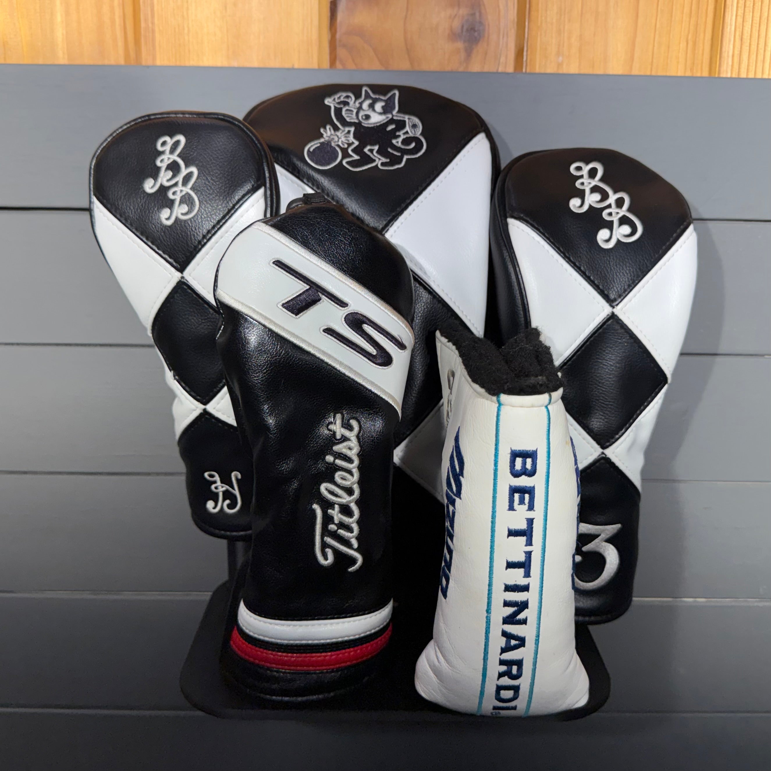 4+1 Piece Headcover Set Display (4 Woods +1 Putter)