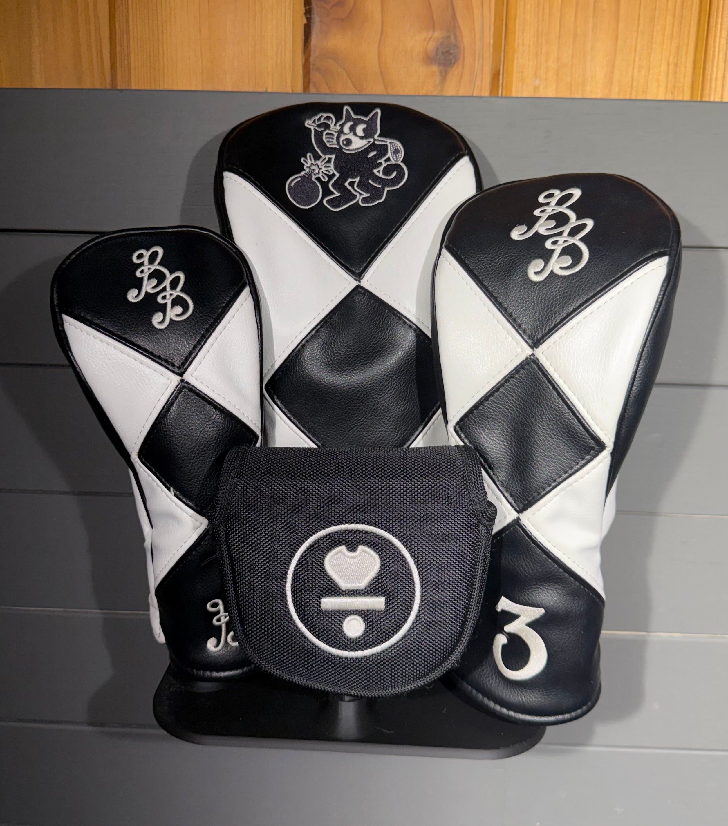 Traditional 4 Piece Headcover Set Display (Self or Wall)