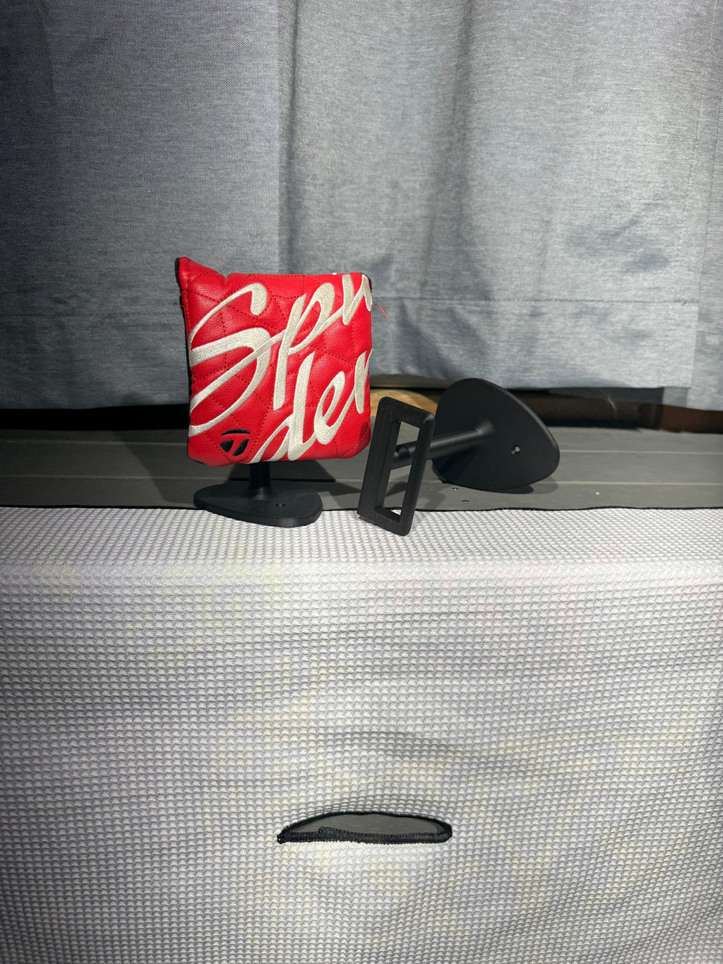 Regular Mallet Headcover Display (Wall or Shelf)