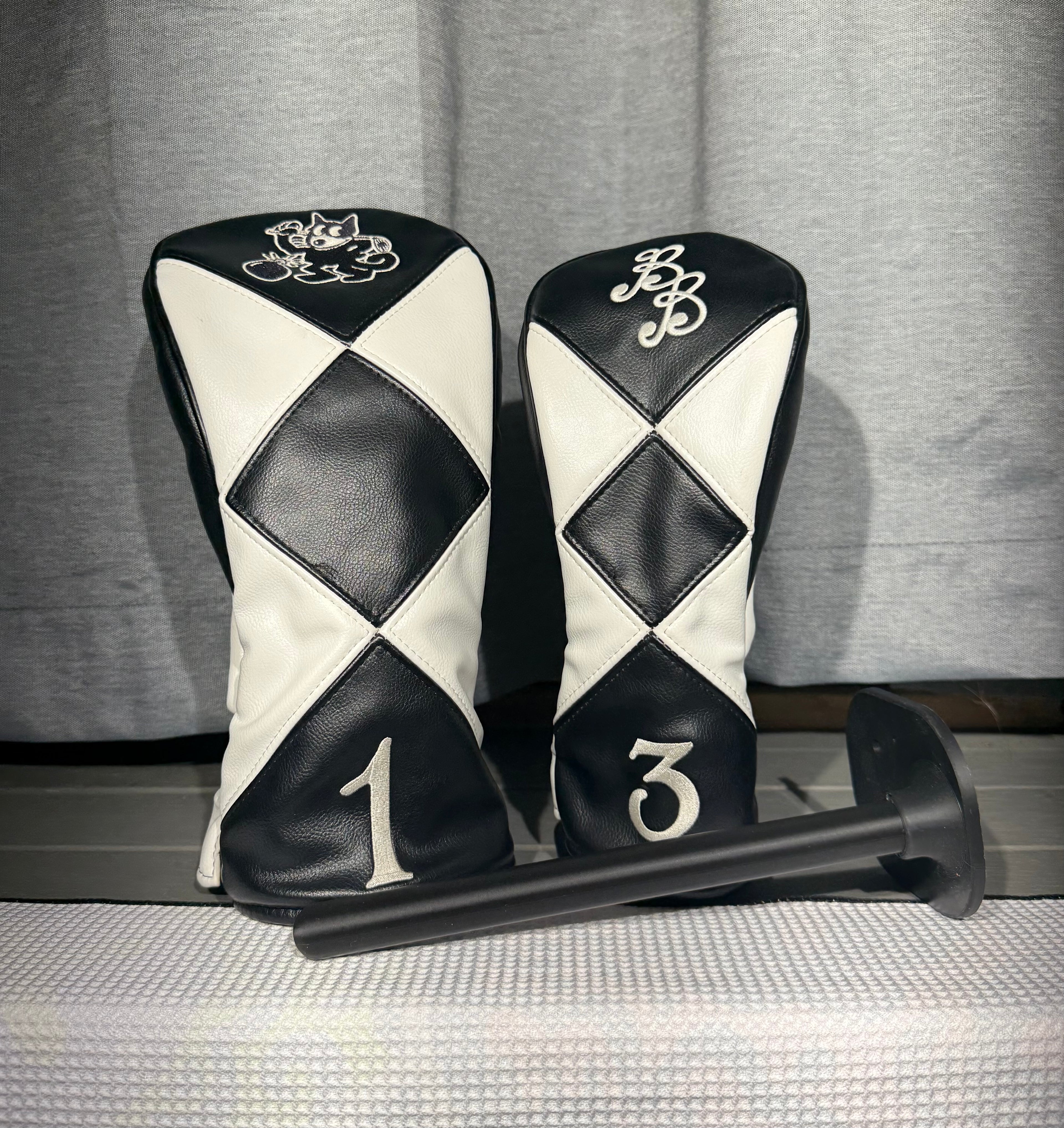 Single WOOD Headcover Display (Wall or Shelf)
