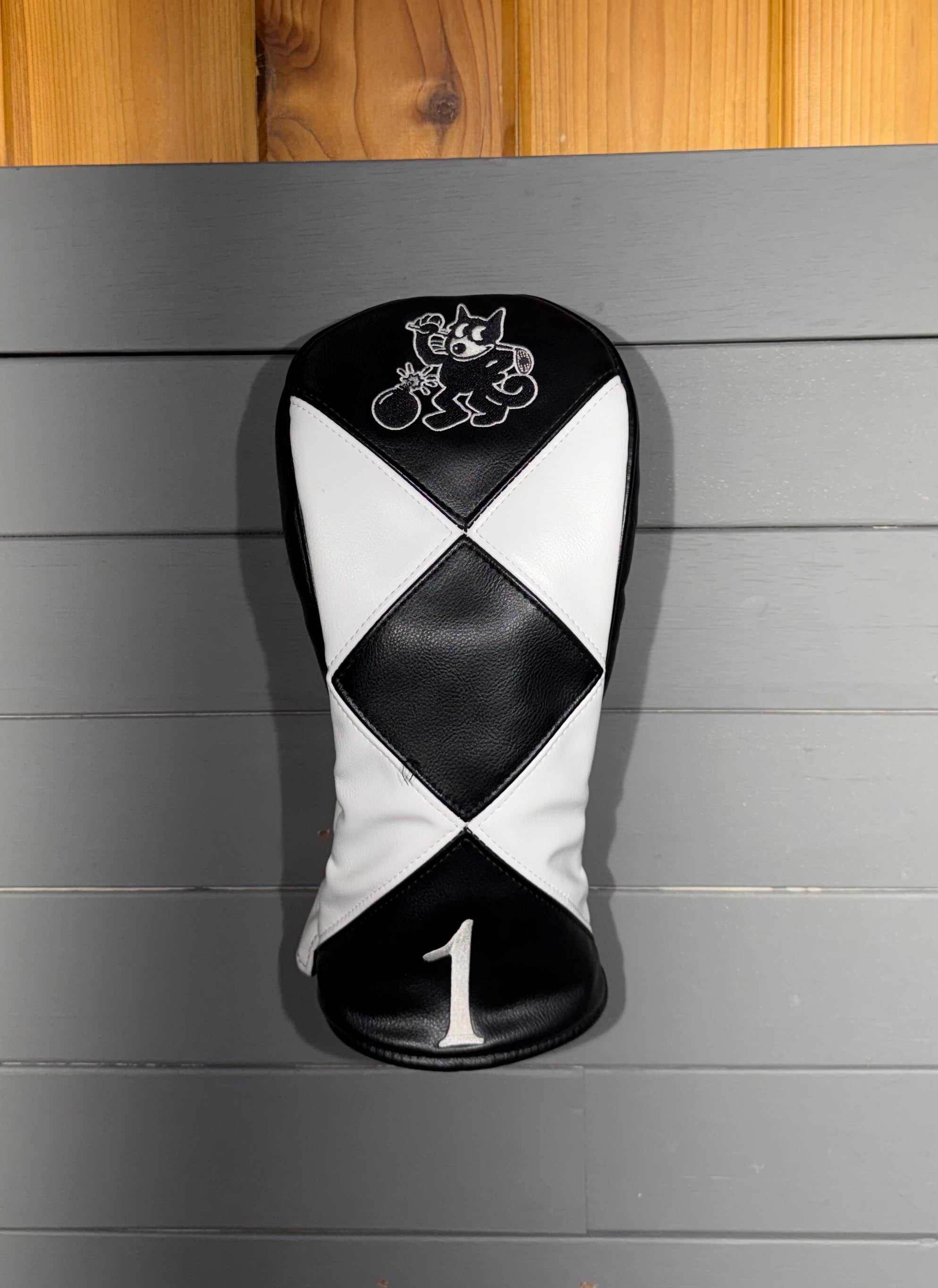 Single WOOD Headcover Display (Wall or Shelf)